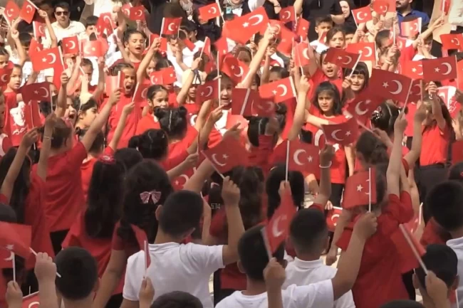 Çevre Şehircilik'ten afet bölgesinde 23 Nisan Şenliği