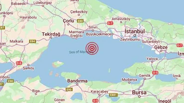 İstanbul'da 6.2 büyüklüğünde şiddetli deprem!