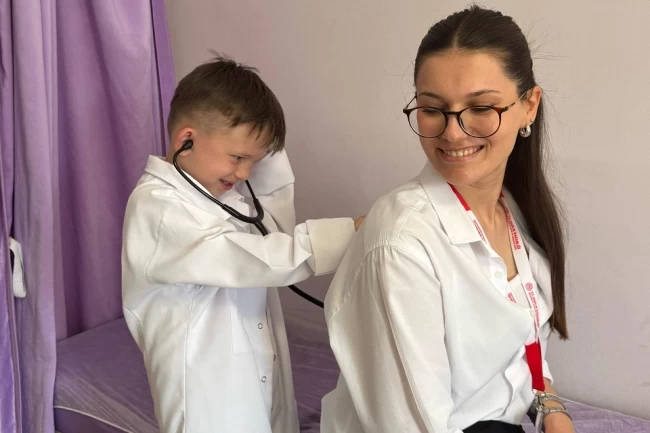 Minik doktor Mert, 23 Nisan'da hayalini gerçeğe dönüştürdü