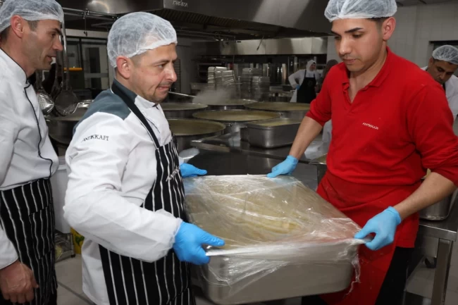 Kocaeli Büyükşehir'in Afet Tırı, İstanbulluların yanında