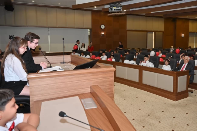 Bursa Büyükşehir Meclisi'nde söz çocukların... Bursa hayallerini paylaştılar