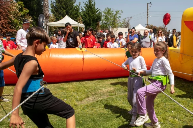 İzmir Güzelbahçe'de çocuklardan büyük ilgi