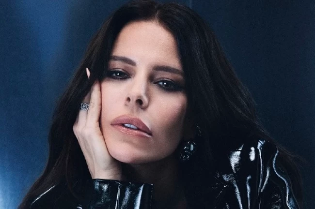 Simge'den iki müjde... Yeni albüm ve Harbiye'de ilk şarkı sürprizi!