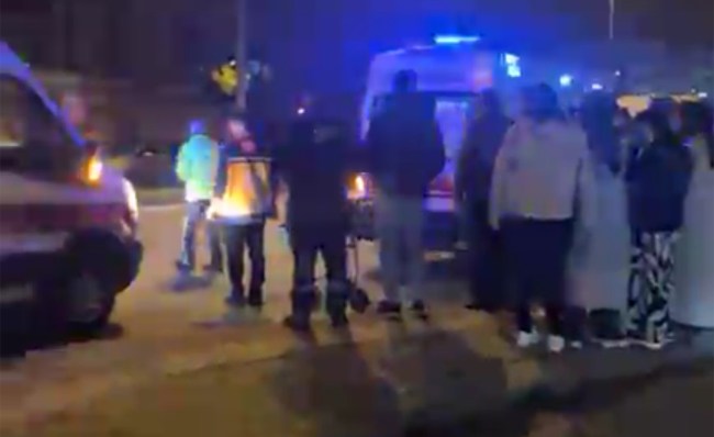 Ambulansın çarptığı yaya ağır yaralandı