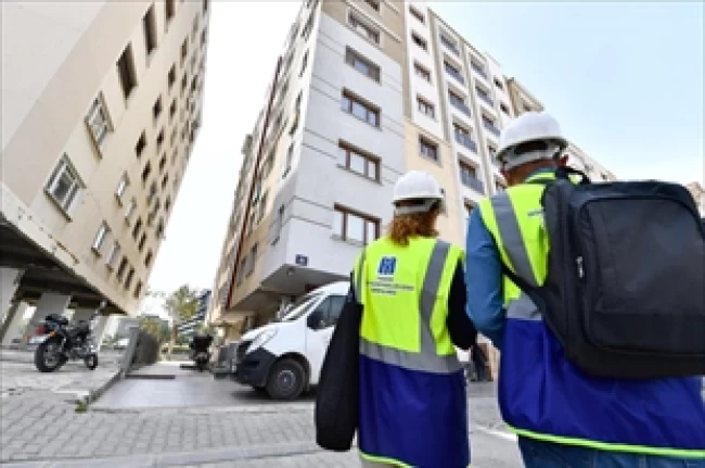 Bornova'da 2 bin 830 Bayraklı'da 1014 yapı için hayati karar