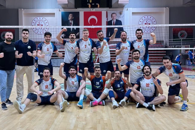 Bursa Osmangazi Belediyespor Erkekler Voleybol 2. Ligi'ne yükseldi