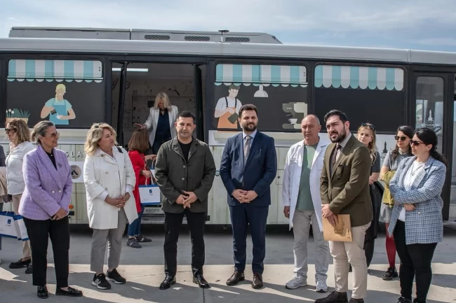 Mobil Barista Otobüsü Kuşadası'nda da gençlere ulaştı
