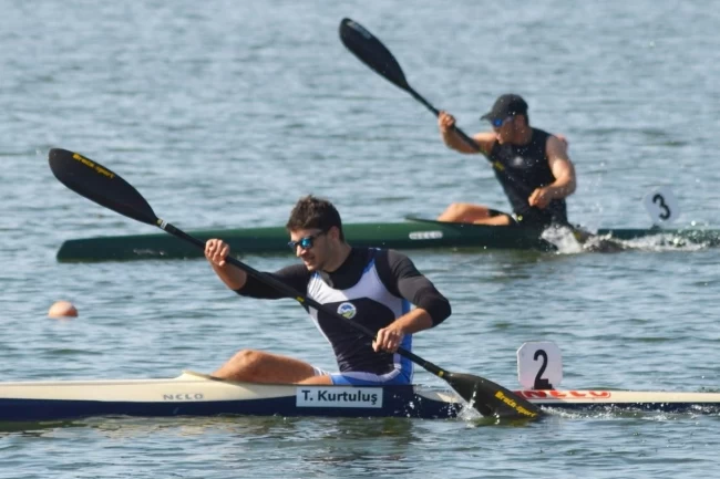 Kağan Ege Baran'ın hatırası için kürek çektiler