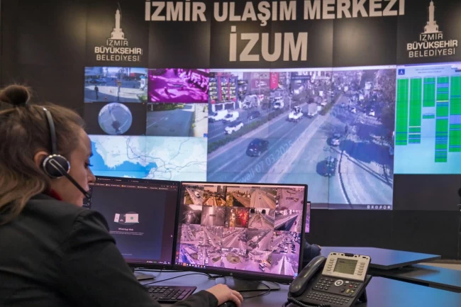 İzmir'de "akıllı" kavşaklar ile akıcı trafik