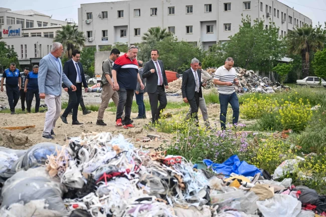 Bornova'dan Ayakkabıcılar Sitesi'nde atık temizliği seferberliği