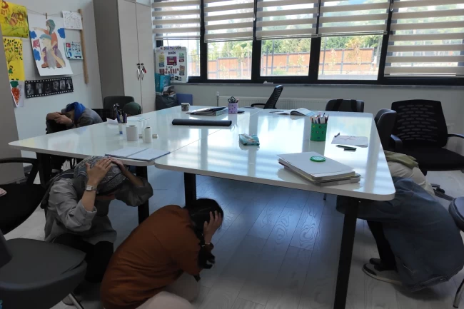 Çayırova'da özel bireylerle öğretmenlerine, deprem tatbikatı