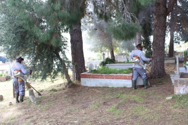 Antlaya mezarlıklarında bakım onarım çalışması