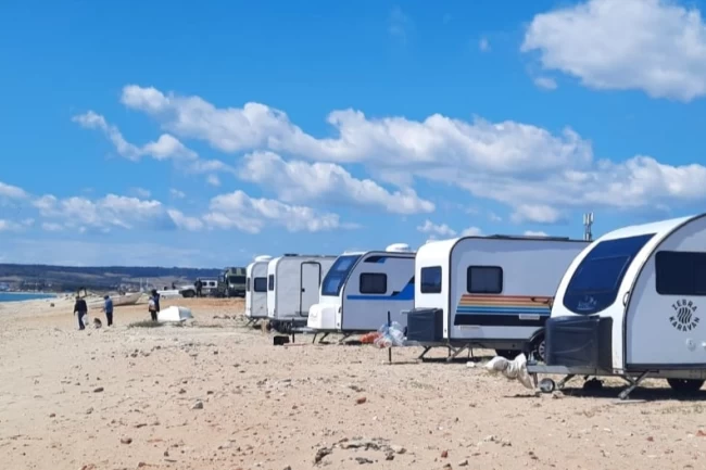 Mecidiye Sahili'nde karavan yoğunluğu