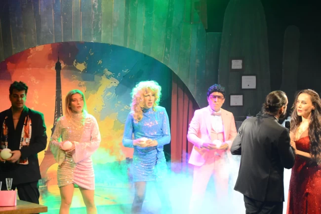 "Kaktüs Çiçeği" Türk Böbrek Vakfı yararına sahnelendi!