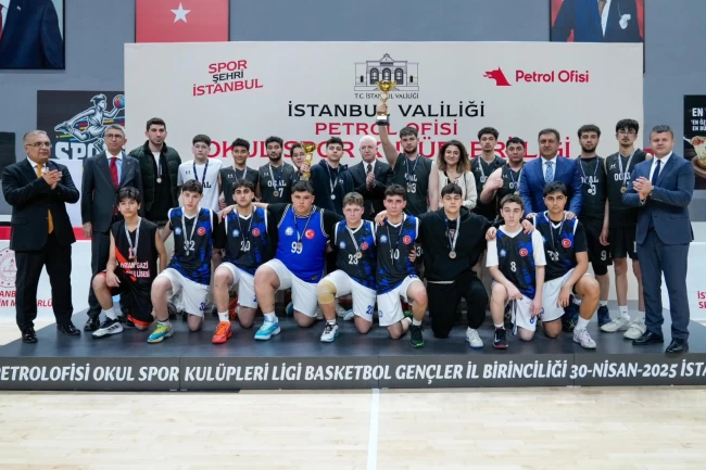 İstanbul'da Basketbol Gençler İl Birincileri ödüllerini aldı