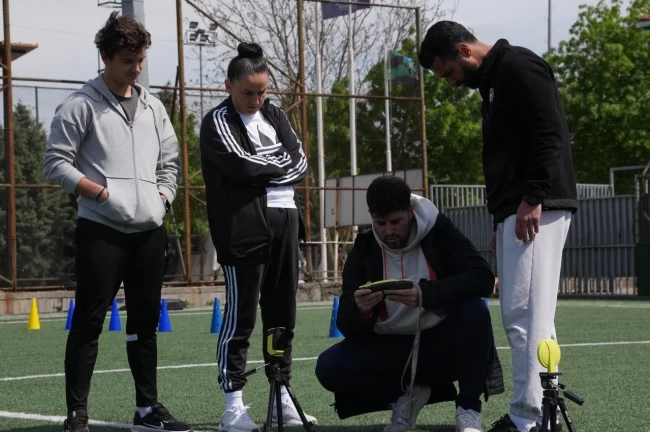 Kocaeli'den gençlere tam destek