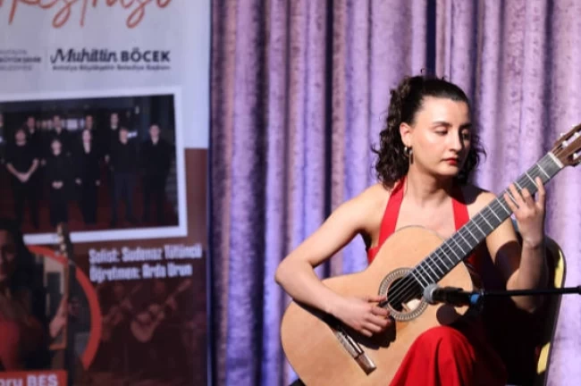 Antalya'da "Gitar Orkestrası Konseri"