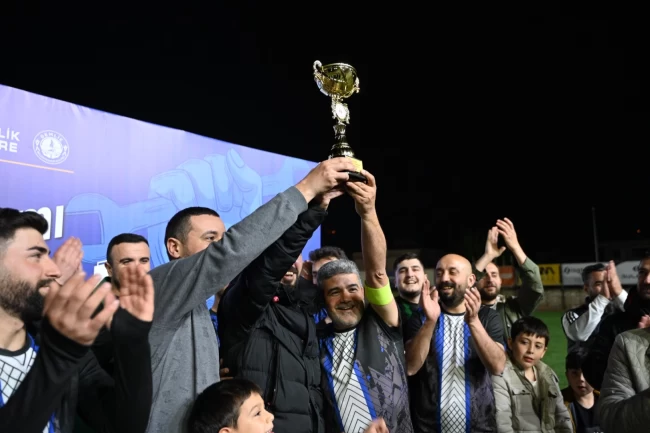 Bursa Gemlik'te Emek Turnuvası'nın şampiyonu Çimtaş oldu