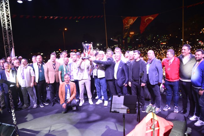 23 yıl sonra gelen kupa Kdz.Ereğli'de böyle kutlandı