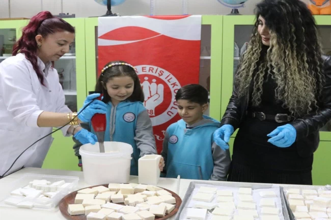 Malatya'da ilkokul öğrencileri atık yağlardan sabun üretti