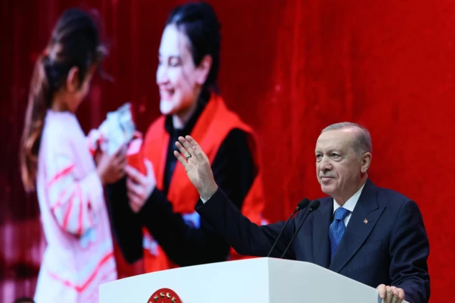 Cumhurbaşkanı Erdoğan'dan Kızılay'a övgü