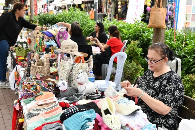 Çiğli'de Anneler Günü renkli etkinliklerle başladı