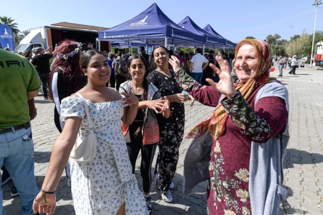 İzmir Kültürpark'ta hıdırellez şenliği