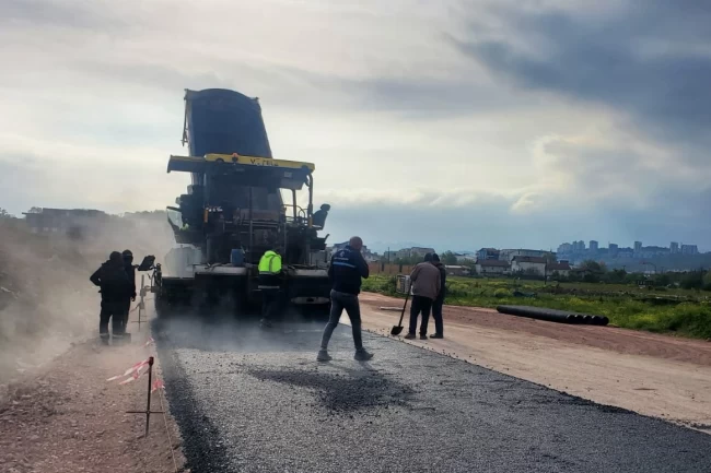 Kocaeli'den Kartepe'de asfalt hamlesi