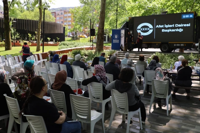 Bursa'dan mahallelerde 'halk sağlığı ve afet bilinci' eğitimi