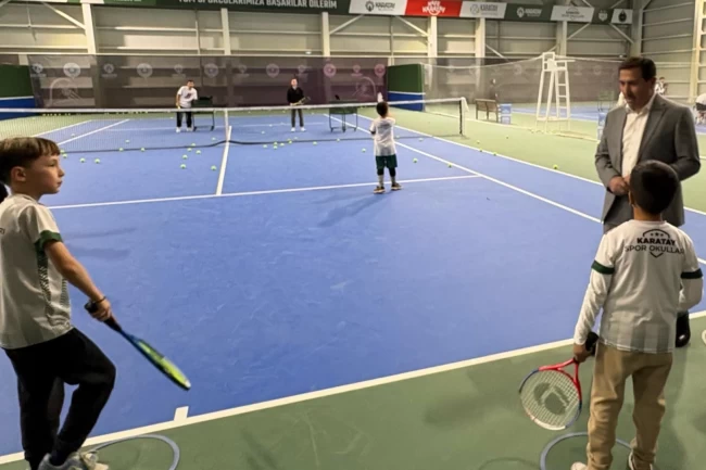 Konya'da Başkan Kılca Tenis Kortu'nda sporseverlerle buluştu