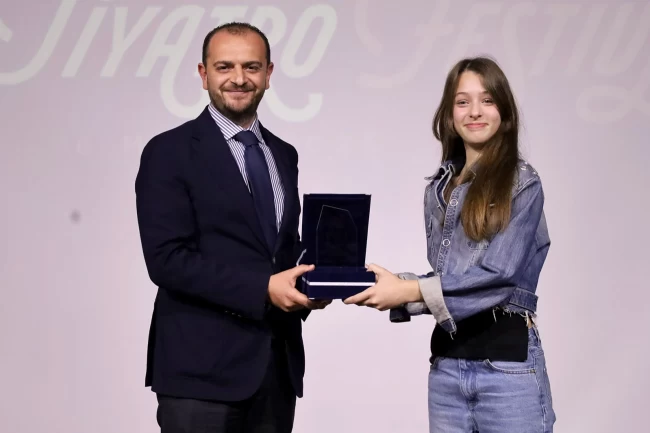 Liseler Arası Tiyatro Festivali'nde kazananlar belli oldu