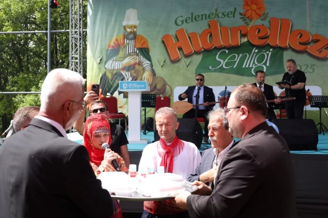 Kocaeli'nde Hıdırellez Şenlikleri Büyükşehir'le renkli geçti