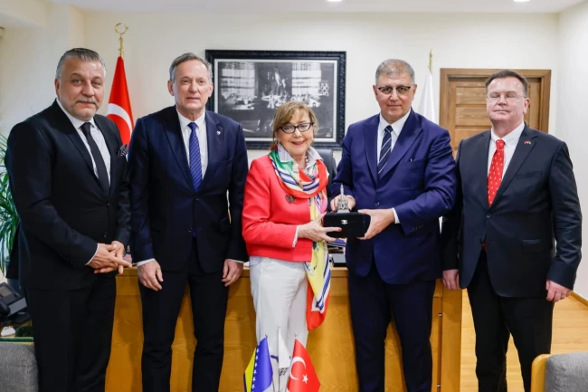 İzmir'de anlamlı bir buluşma gerçekleşti