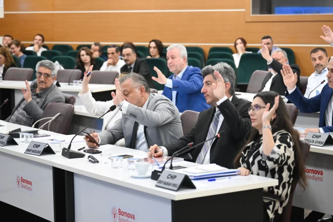 İzmir Bornova'da kesin hesaba meclis onayı