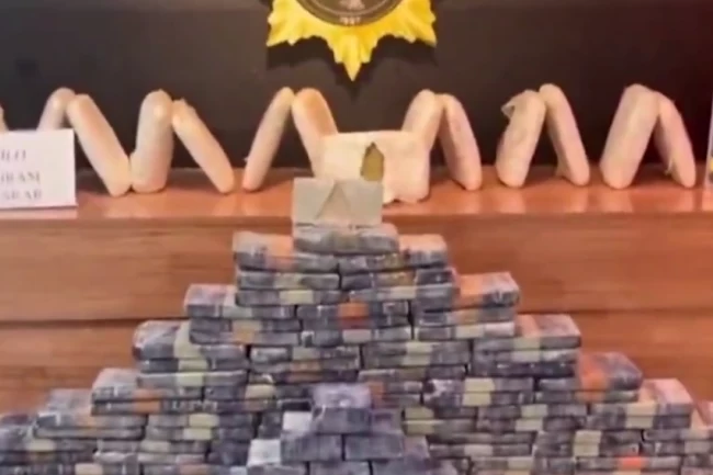 Van ve Şanlıurfa'da zehir tacirlerine operasyon! 311,5 kg uyuşturucu ele geçirildi