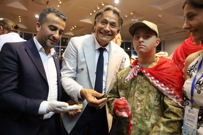 Bursa'da ‘özel askerler' için kına eğlencesi