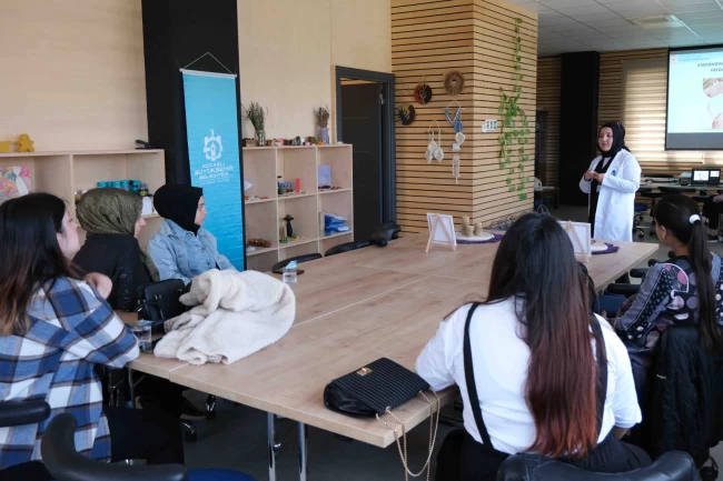 Kocaeli'de anne ve adaylarına bebek sağlığı eğitimi