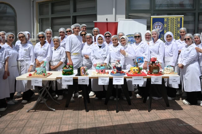 İzmir Bornova'da tatlı rekabet!