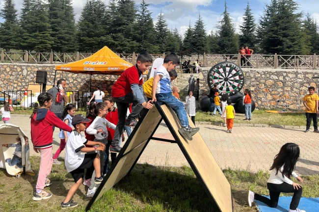 Playland Eğlence Tırı Doğanşehir'de çocukları sevindirdi