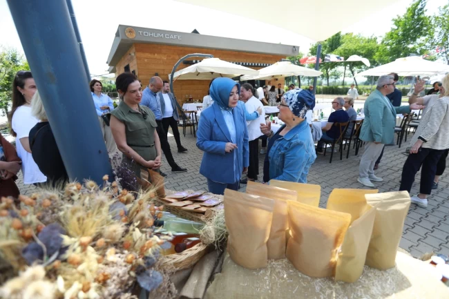 KEFEK üyeleri Efes Tarlası Yaşam Köyü'nü gezdi