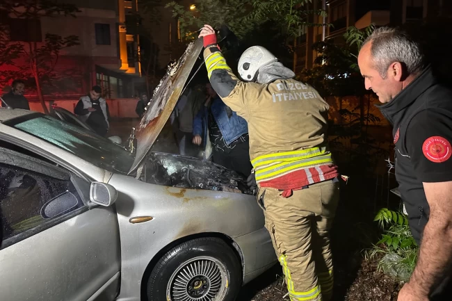 Düzce'de otoparkta otomobil alev aldı