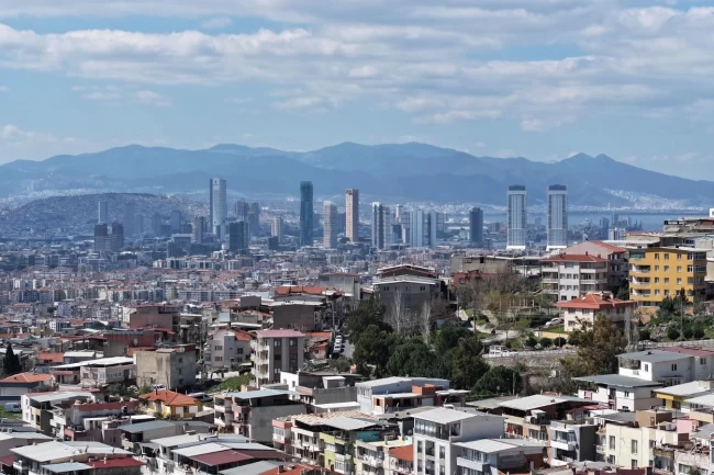 İzmir'in deprem ve heyelan riski araştırılıyor