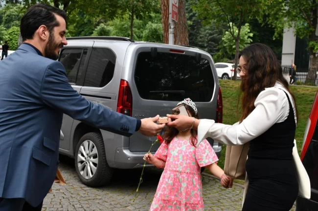 AK Parti Osmangazi'den Anneler Günü'nde anlamlı ziyaret