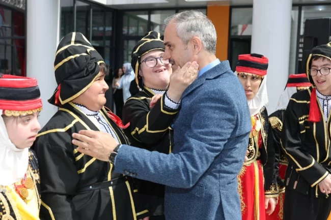 Özel bireylerden, Çayırova'da en özel program