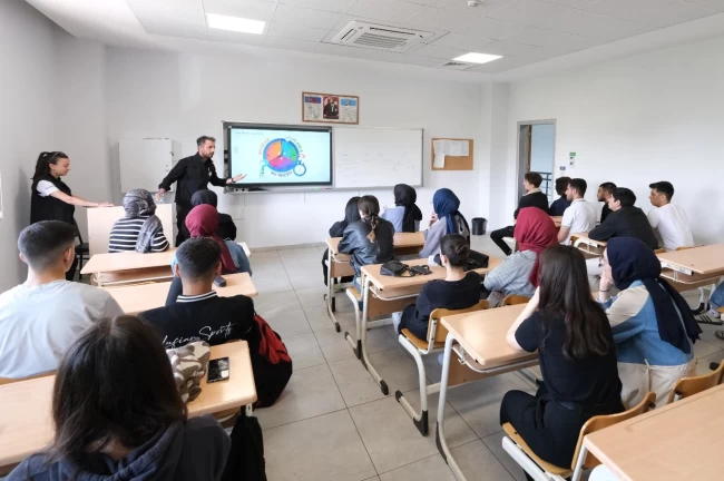 Bursa Büyükşehir'den gençlere afet bilinci eğitimi