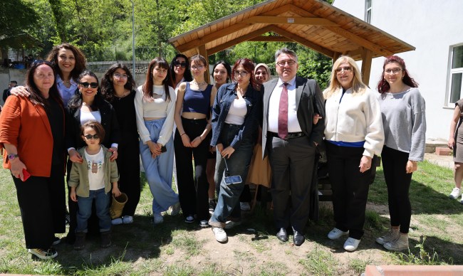 Rektör Özölçer Yabancı Diller Yüksekokulunun “2025 Aile Yılı” Kapsamında Düzenlediği 18. Geleneksel Piknik Etkinliğine Katıldı