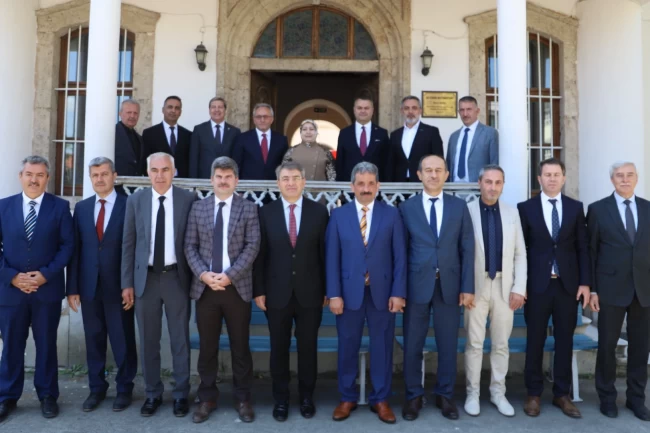 "Kardeşlikten Geleceğe" uluslararası kardeş okul iş birlikleri yöneticileri Bursa'da buluştu