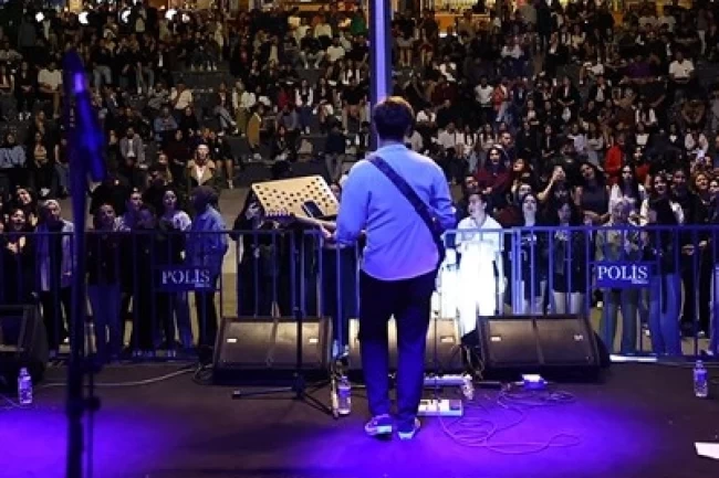 Denizli'de gençlik konserleri ile bayram coşkusu