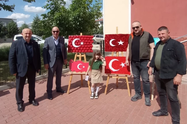 Keşan Raşit Efendi İlkokulu'nda kermes ve resim sergisi coşkusu