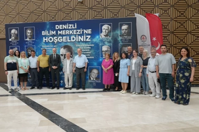 Denizli'de "Bilim ve Sevgi" söyleşisi büyük ilgi gördü